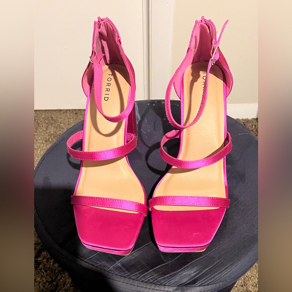 New, pink satin strappy platform heels, wide width size 11